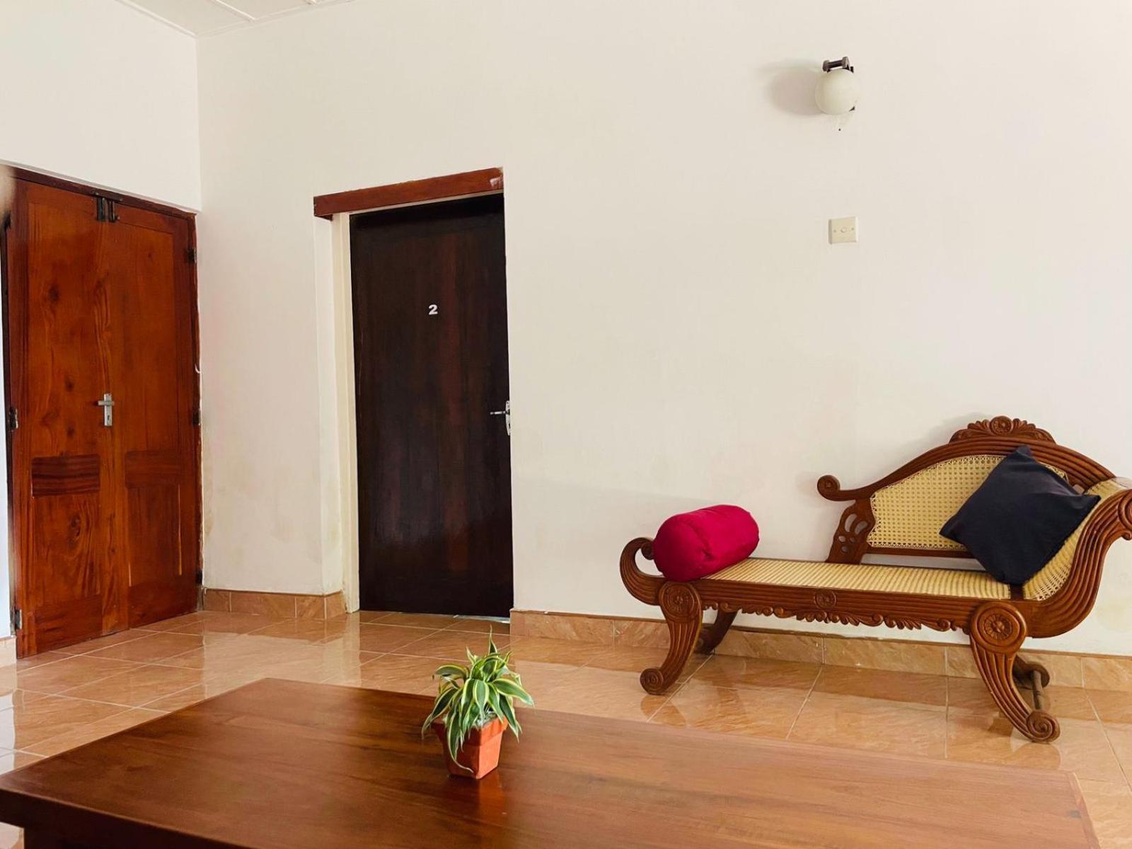 Hotel The Beez Negombo Esterno foto