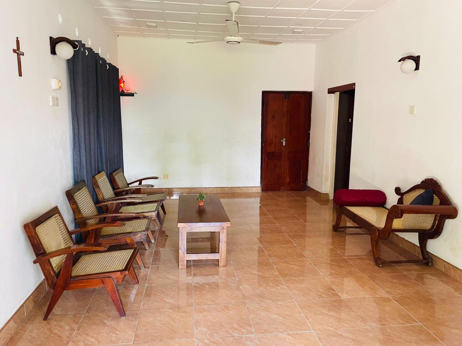 Hotel The Beez Negombo Esterno foto